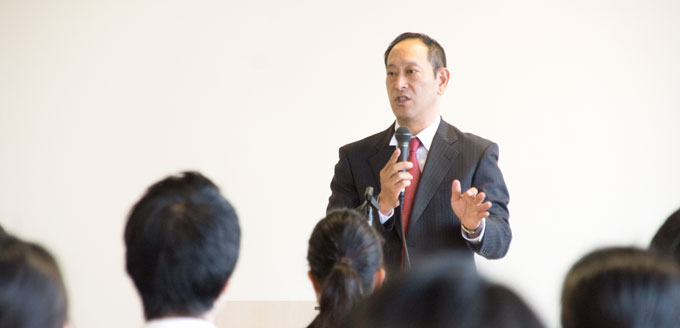 2016年度新入職員入社式にて